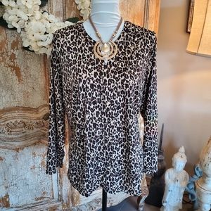 Zach and Rachel Woman 2X Leopard print top.